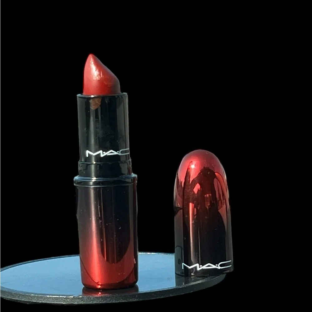 MAC Love Me Lipstick E For Effortless Satin Intense Color​